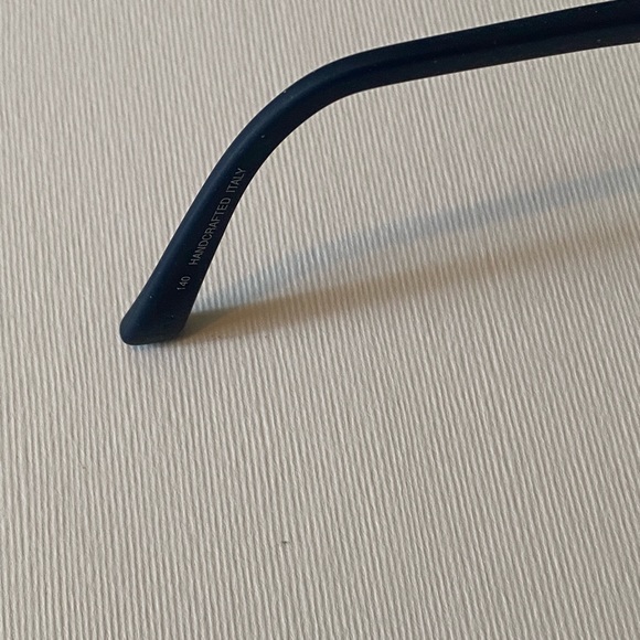 ALFRED SUNG Reading Frames - Picture 8 of 12